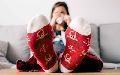 Bàn chân thường xuyên bị lạnh phải làm sao?