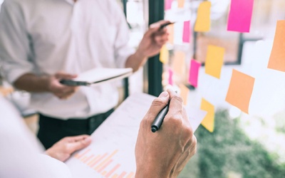 Tử vi thứ Sáu (8/1/2021): Bảo Bình nên theo sát kế hoạch mình đã đề ra