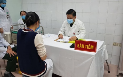 Hoàn tất tiêm thử nghiệm vaccine COVID-19 liều cao nhất, sẵn sàng tiêm mũi 2 cho nhóm vaccine liều thấp 