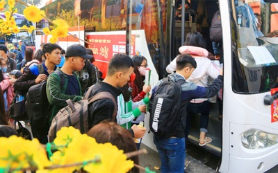 Người dân ở ngoài ổ dịch được về quê ăn Tết bình thường