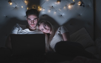 Gợi ý 7 bộ phim tình cảm cho bạn “cày” ở nhà ngày Valentine