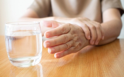 Vài điều nên biết về tình trạng run tay chân, rối loạn vận động 