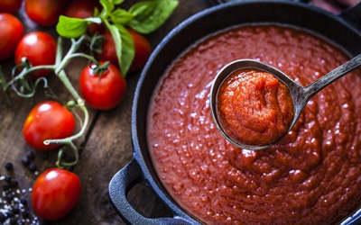 Tự làm nước sốt cà chua dễ dàng bảo quản trong tủ lạnh