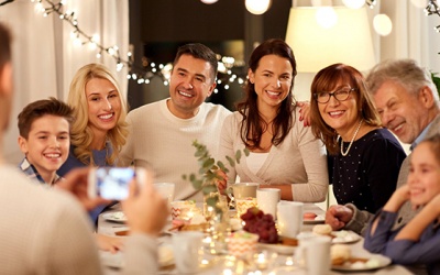 Tử vi thứ Năm (25/3/2021): Bọ Cạp không nên vắng mặt trong các sự kiện gia đình