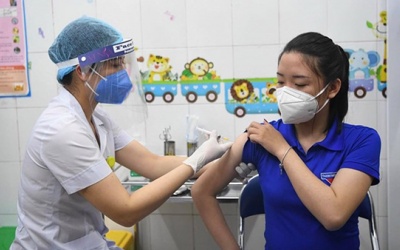 Hơn 51.000 người được tiêm vaccine COVID-19, Bình Dương ra thông báo khẩn