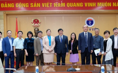 Y tế tuần qua: Bộ Y tế thúc đẩy hợp tác quốc tế hướng tới giải quyết dịch COVID-19 