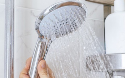 Thói quen tắm trong mùa Hè có hại cho sức khỏe