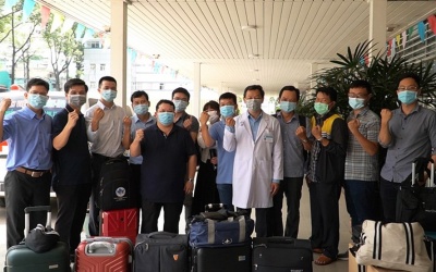 13 bác sỹ Bệnh viện Chợ Rẫy đến Kiên Giang hỗ trợ chống COVID-19