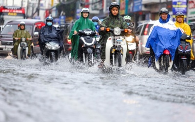 Dự báo thời tiết: Hà Nội oi bức, TP.HCM mưa bất chợt