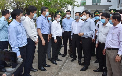 Y tế tuần qua: Siết chặt công tác nhập cảnh phòng COVID-19