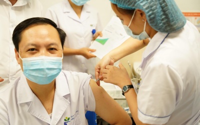 Dịch COVID-19: Hơn 580.000 người được tiêm vaccine 