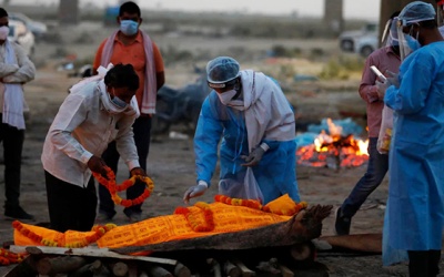 Ấn Độ: Hàng chục thi thể bị thả trôi trên dòng sông thánh