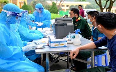 Bộ trưởng Nguyễn Thanh Long động viên cán bộ ngành Y tế vững tin chiến thắng COVID-19