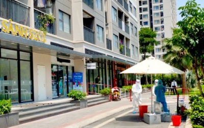 Hàng loạt ca COVID-19 tại khu chung cư: Cách phòng dịch thế nào?