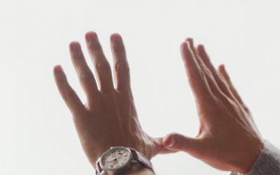 Còn trẻ nhưng đã bị run tay nhiều năm phải làm sao?