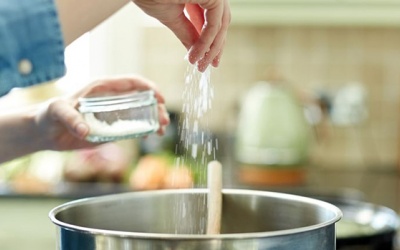 Rước bệnh vào thân do thói quen ăn mặn