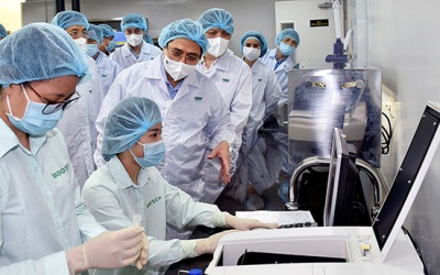 'Chậm nhất đến tháng 6/2022 phải có vaccine COVID-19 sản xuất trong nước'