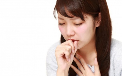 Giải pháp thảo dược cải thiện tình trạng ho, ngứa họng lâu ngày do viêm phế quản