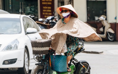 Muôn kiểu chống nắng ngày Hè và những hiểm họa khôn lường