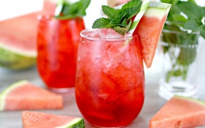 7 lý do nên uống nước ép dưa hấu vào mùa nóng