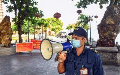 Y tế tuần qua: Hà Nội phong tỏa, cách ly toàn thành phố phòng, chống COVID-19