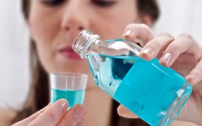 Súc họng có thể ngăn chặn virus SARS-CoV-2 xâm nhập?