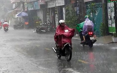 Bắc Bộ mưa lớn nhiều nơi, Trung Bộ nắng rát 