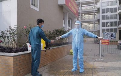 Bộ Y tế yêu cầu tuyệt đối không phun khử khuẩn trực tiếp vào người