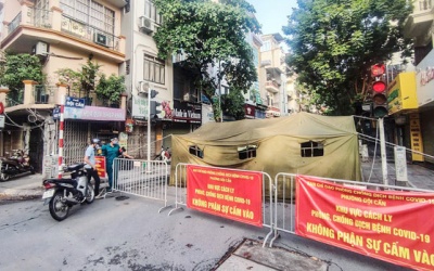 Hà Nội vẫn phát hiện các ca COVID-19 ngoài cộng đồng, phong tỏa một phần phố Đội Cấn