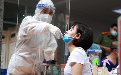 Hà Nội xét nghiệm COVID-19 cho 1 triệu người thuộc nhóm nguy cơ