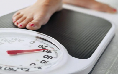 Mẹo kiểm soát cân nặng trong thời gian nghỉ dịch ở nhà