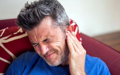 Nguyên nhân ù tai và giải pháp cải thiện từ thảo dược 