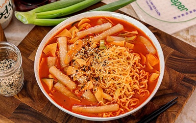 “Hô biến” bánh tráng thành những món ngon mùa dịch