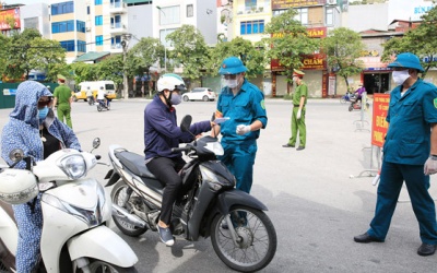 Bí thư Hà Nội: Người dân cần hạn chế tối đa việc ra đường