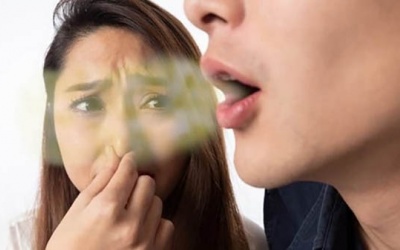 Tự làm nước súc miệng giảm mảng bám, cải thiện hơi thở có mùi hôi