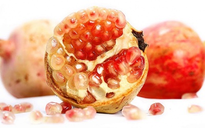 Ăn lựu để bảo vệ sức khỏe mùa Thu