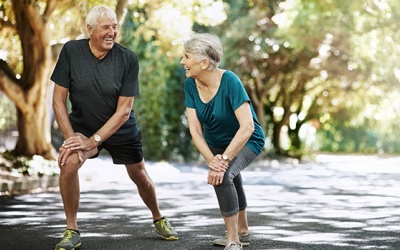 Sau tuổi 50, làm sao để có cơ thể gọn gàng, khỏe mạnh?