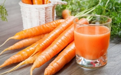 Trị mụn bằng nước ép cà rốt ngay tại nhà