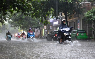 Bão số 8 đổ bộ gây mưa lớn ở Bắc Bộ, Trung Bộ từ đêm 13/10