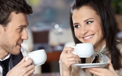 Bí quyết giúp bạn yên tâm uống cà phê mà không lo răng bị ố vàng