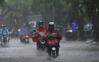 Bắc Bộ và Trung Bộ mưa như trút nước, cảnh báo lũ quét, sạt lở đất