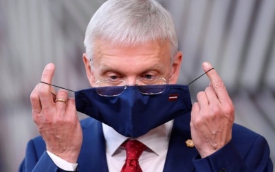 Quốc gia đầu tiên ở Châu Âu tái phong tỏa trước làn sóng COVID-19 mới