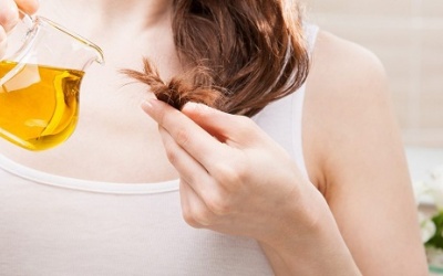Tự làm mặt nạ tóc bằng dầu olive để dưỡng tóc khô