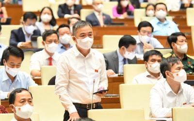 'Chưa tiêm phủ được vaccine trẻ em thì không nên mở cửa trường học'