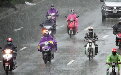 Bắc Bộ chuyển lạnh, cảnh báo lũ trên các sông ở Trung Bộ