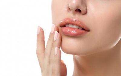 Dưỡng môi mùa hanh khô với 5 nguyên liệu dễ kiếm 