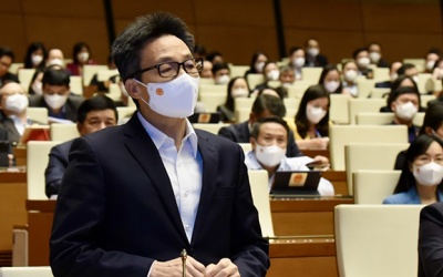 Phó Thủ tướng: Tập trung tiêm vaccine trong 1 tháng tới