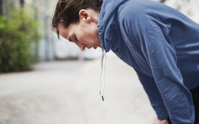 Chân tay run rẩy, mệt mỏi: Khi nào là dấu hiệu đáng lo?