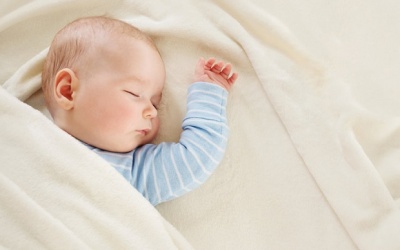 Nên giữ ấm cho trẻ sơ sinh vào ban đêm thế nào?