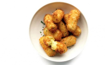 Công thức làm bánh khoai tây chiên giòn rụm, thơm ngon tại nhà